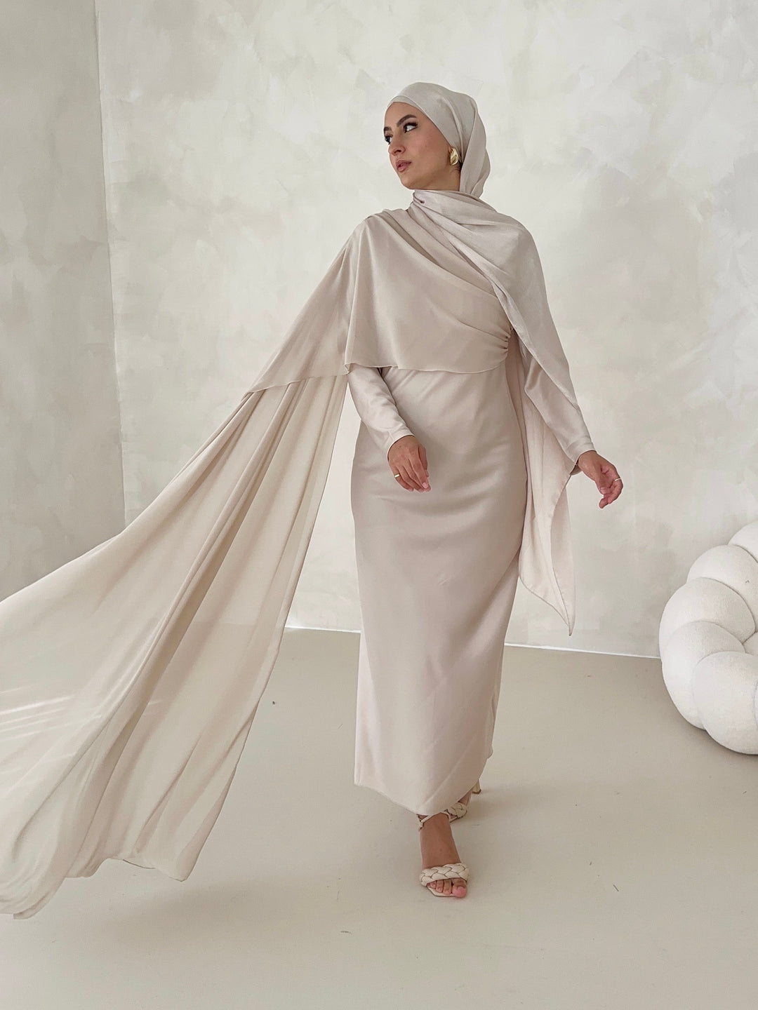Robe Inaya